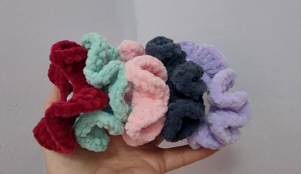 Скрънчи (ластици за коса)