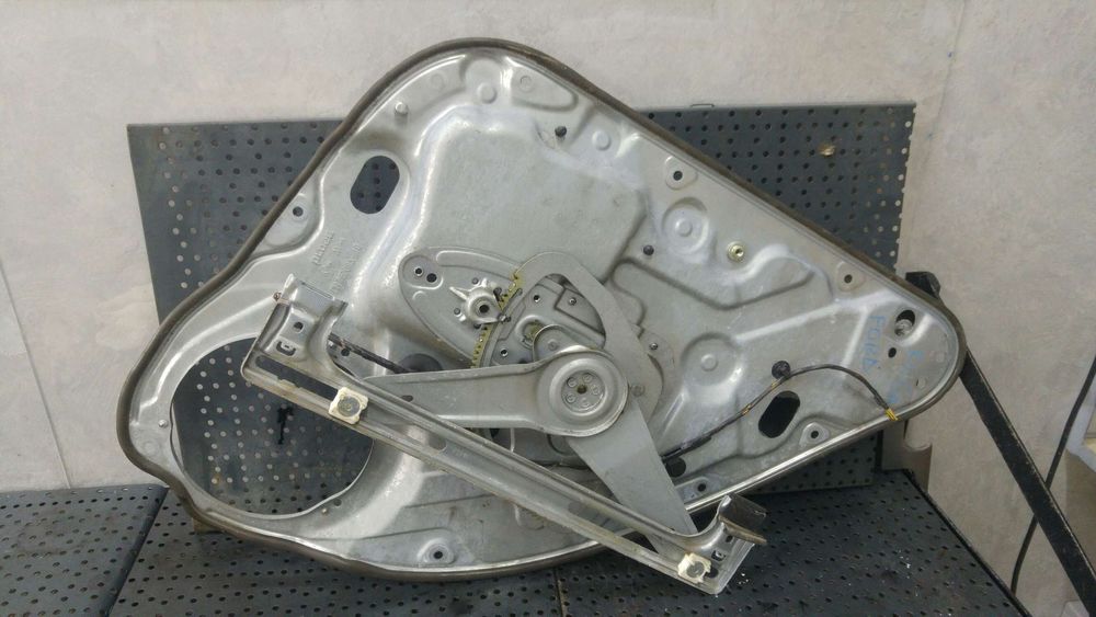 Macara geam electric stanga spate ford kuga 1 7m51r24995db 8v41s264a27ad 7m51r045h23a