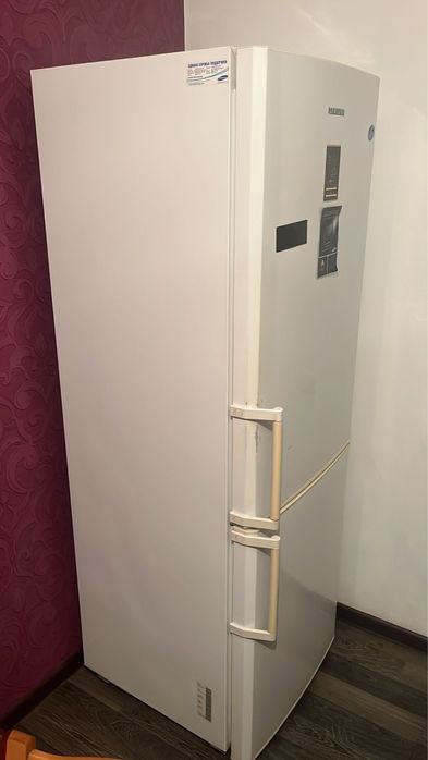 Продам холодильник. Компрессор не работает.