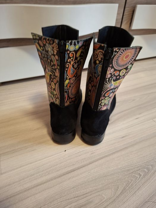 Vand cizme din piele intoarsa nr:34.