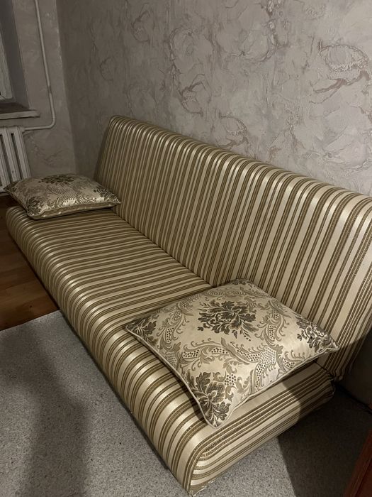 Продам диван, тахта