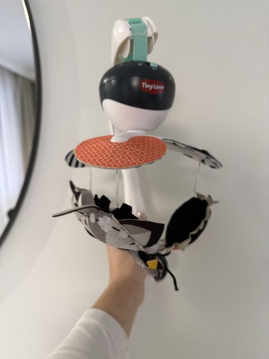 Tiny love Музикална въртележка