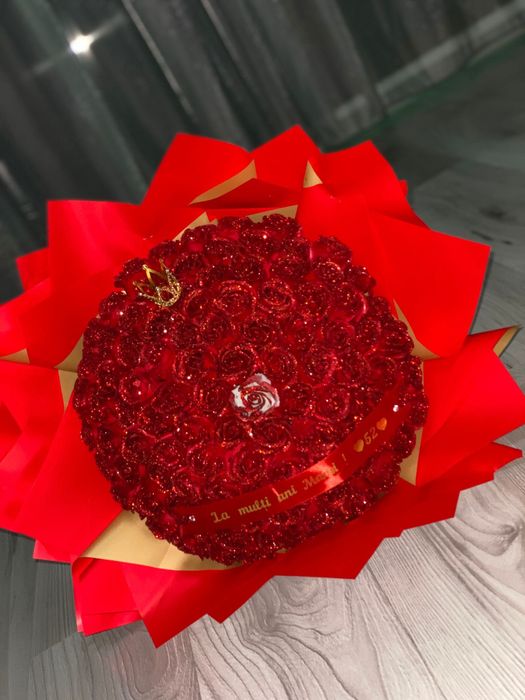 Buchet 101 trandafiri