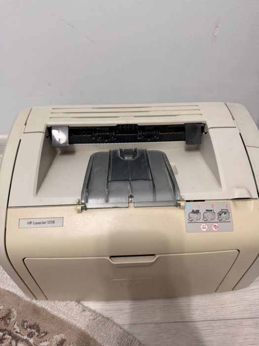 Принтер HP Laser Jet  черно белый.