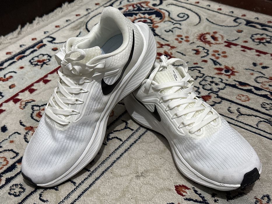 Продам кроссовки Nike Air Zoom
