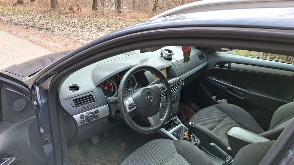Vând Opel Astra H