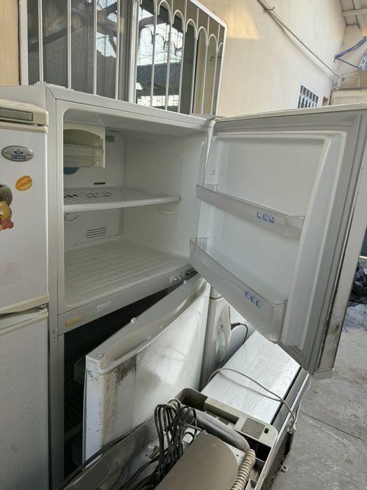 Продаётся холодильник Samsung. LG, Атлант