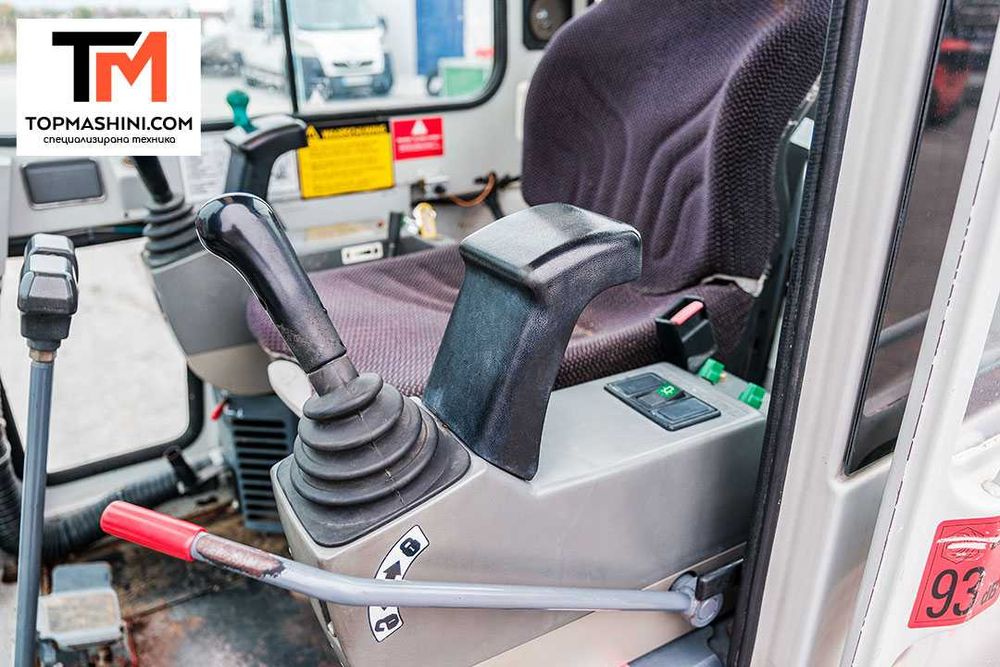 Мини багер Takeuchi TB016