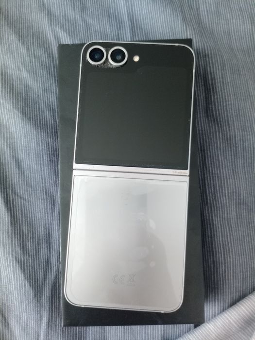 Samsung Z flip 6 12Gb/512 gb КАТО НОВ