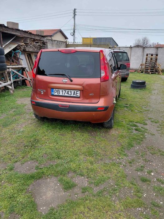 Продавам Нисан Ноте
