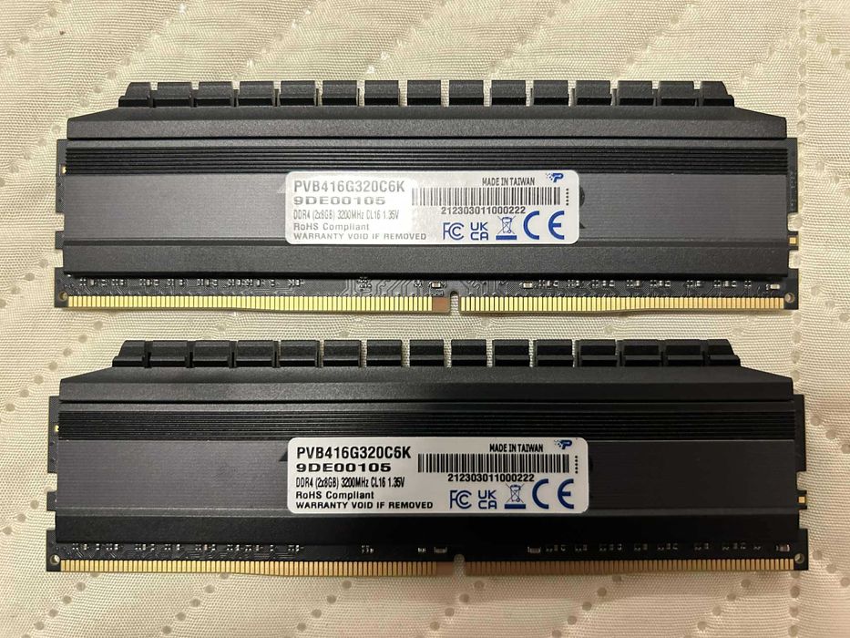 Оперативна памет Patriot - Viper 4 Blackout, 16GB, DDR4, 3200MHz