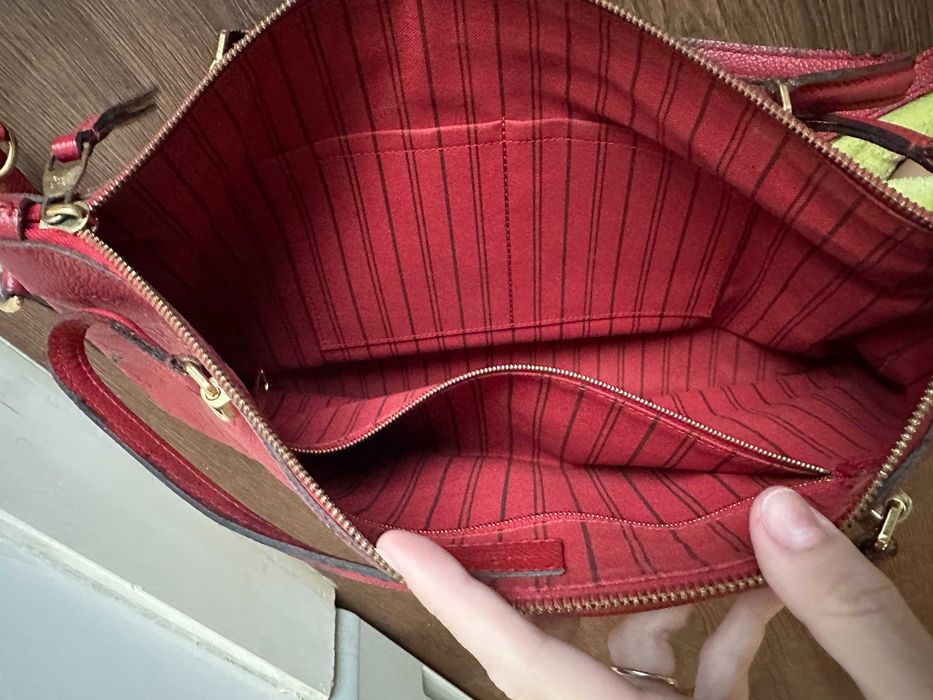 Geantă Louis Vuitton Bastille Roșie, Piele Monogram Empreinte