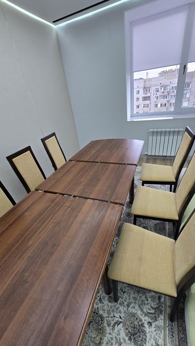 Продаётся   Стол и стулья