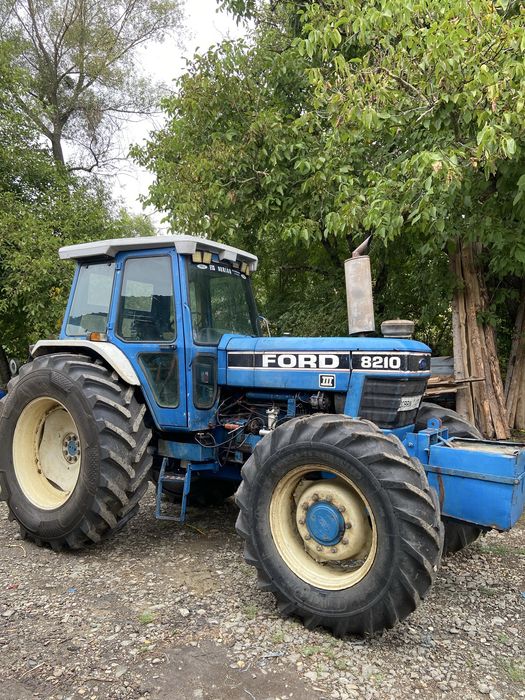 Vand tractor ford 8210