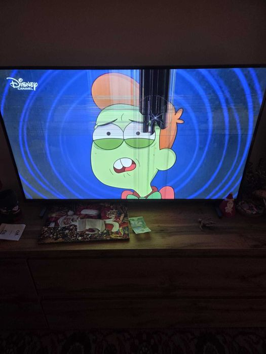 Vand televizor Phylips 43PUS7906