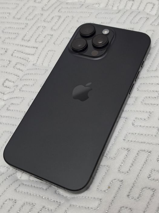 Продаю 16 pro max с гарантией