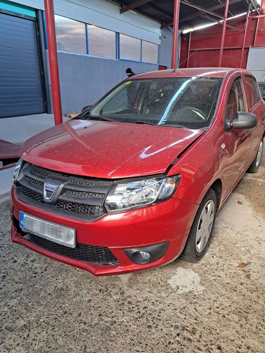 Dacia Sandero 1.2 Benzină, 2016, 17.000 km REALI – avariată, ideală pentru reparație sau dezmembrări