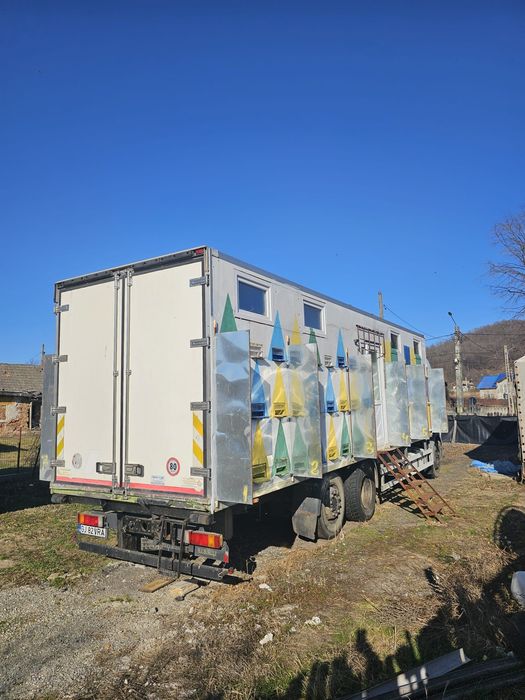 Camion Apicol 26 tone cu liftanta
