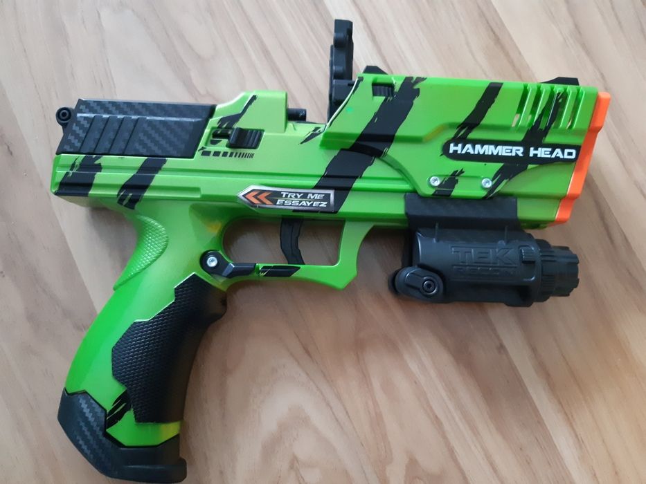 Страхотен Hamerr head