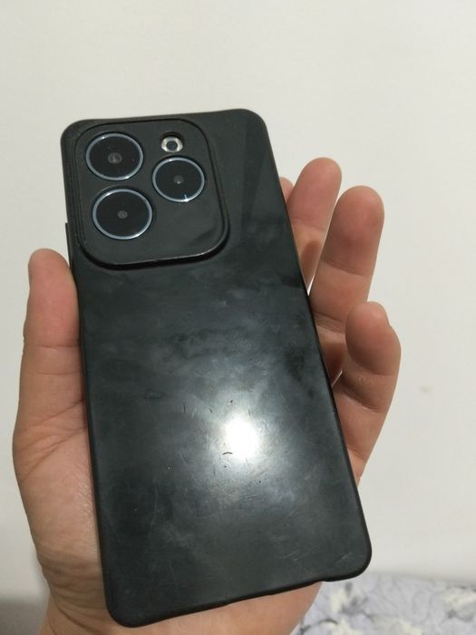 Продается телефон Infinix hot 40