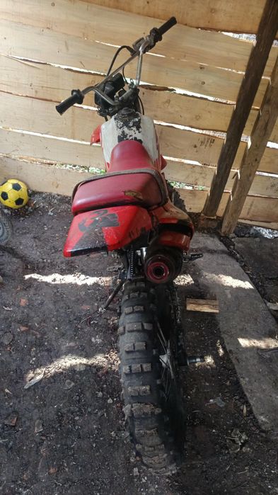 Vând atv de 250 răcire pe apă si un cross de 150 pe un atv de 350 400