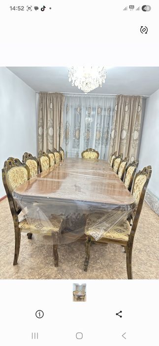 Стол и 12  стулья