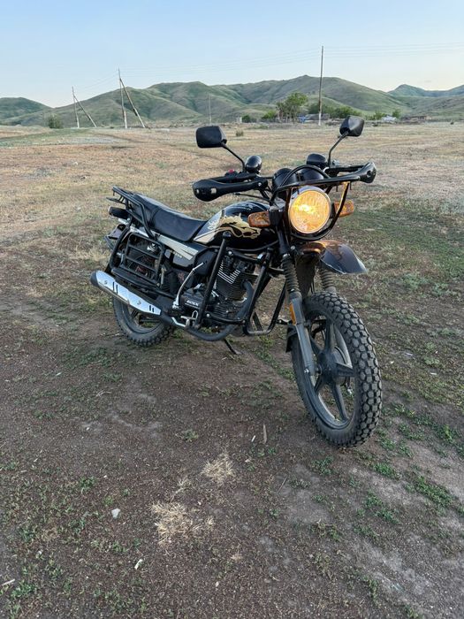 Продам мотоцикл сузики куб 200