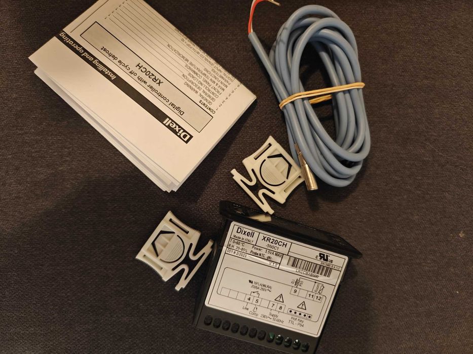 Универсален контролер Dixell