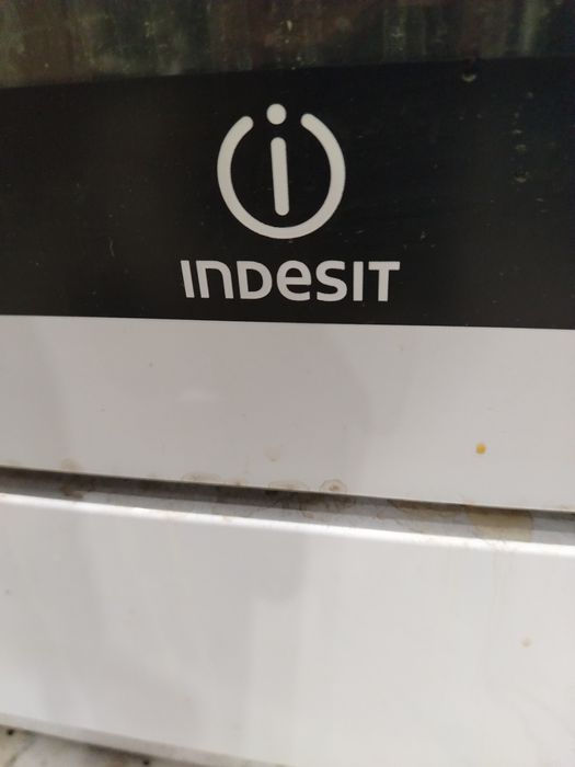 Электроплита Indesit в хорошем состоянии