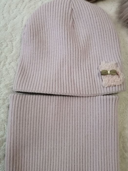 Продам шапки на девочку