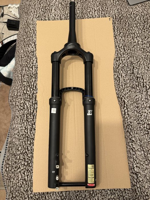 Furcă MTB SR Suntour ZERON36X BOOST EQ 29” – 160 mm