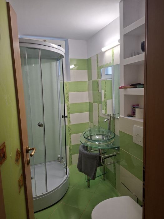 Inchiriez apt 3 camere,zona ultracentrala,proaspat renovat si utilat,