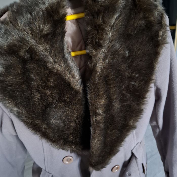 Palton nou nu l-am purtat niciodata