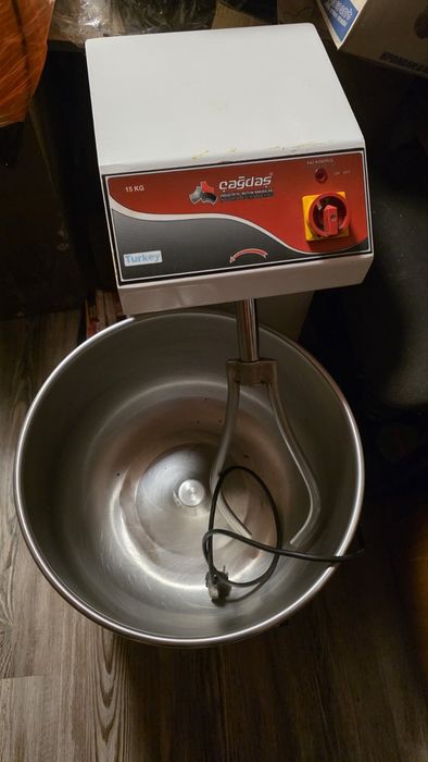 Продавам Тестобъркалка