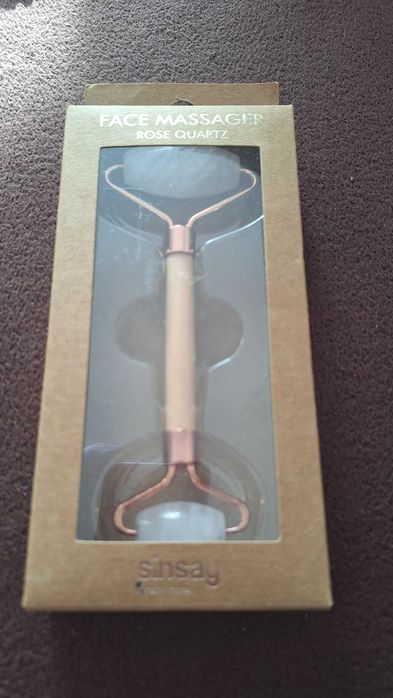 Розов ролер за лице