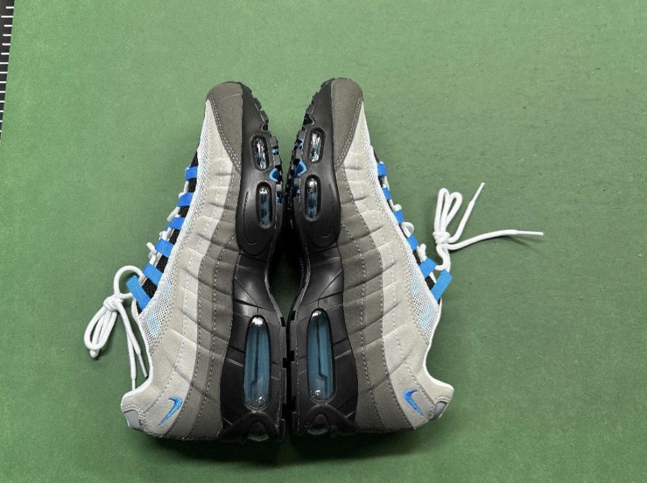 Нови обувки на Nike