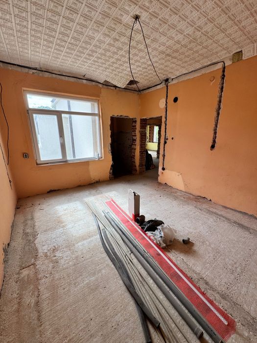 Продавам къща в центъра на  Свиленград.