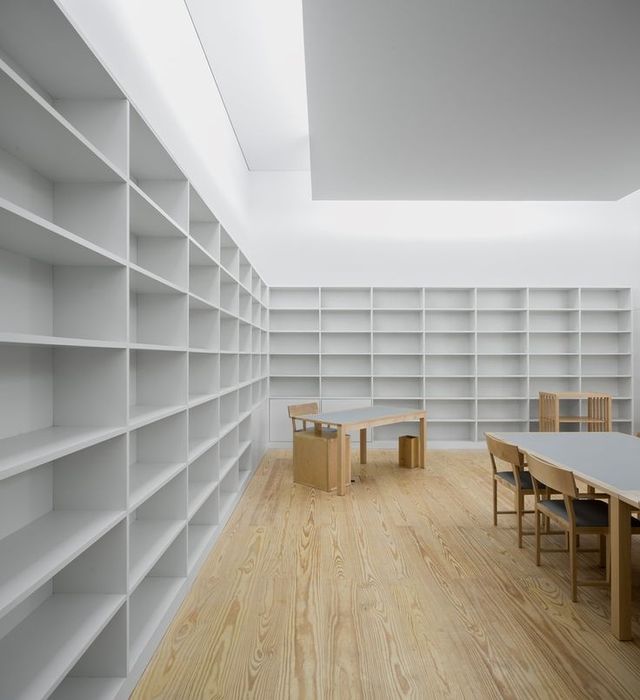 Magazin va savdo nuqtalari uchun mebel polka stellaj vitrina  stilaj