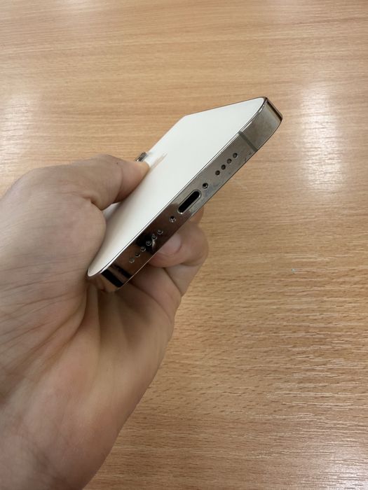iPhone 14 Pro Max pentru piese / dezmembrări – mufa de incarcare + display defect