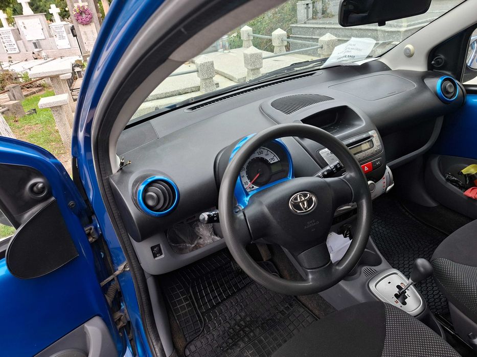 Toyota Aygo 1.0 Automată – 2010 – 95.500 km – Albastru metalizat