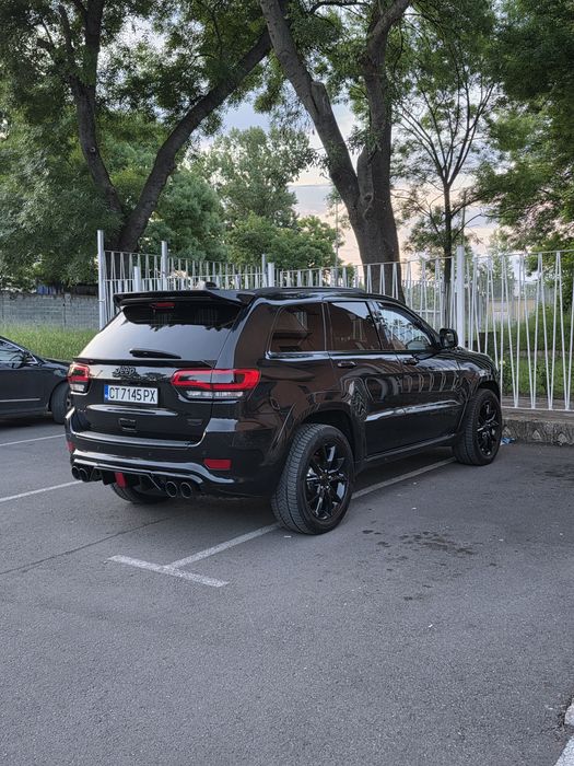 Jeep grand cherokee wk2 5.7