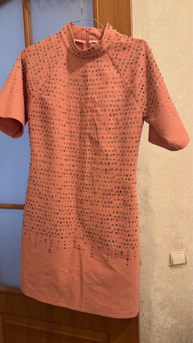 Продам  платье короткое