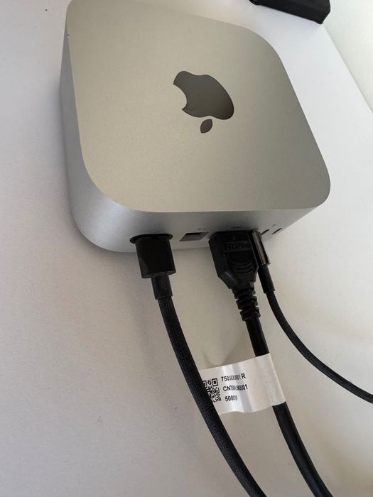 Продавам Apple Mac Mini 2024 M4 10C/10G 16RAM 256GB SSD