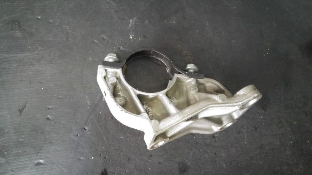 suport planetara 1.2 b tce d4fh786 renault clio 3  dupa 2007 8200286041