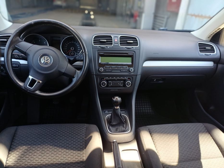 VOLKSWAGEN Golf 2010 — imagine 2