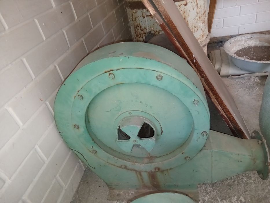 Улитка вентелятор 2та  ишлиди нархини келишамиз