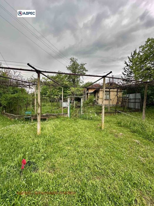 Къща в Ловеч, област-с.Врабево площ 81 цена 60000