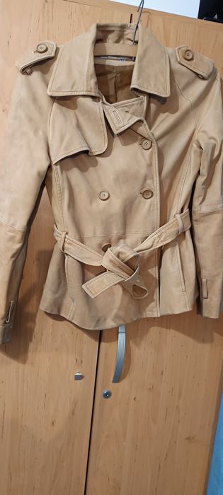 Jachetă scurtă din piele naturală Zara Basic – mărime M