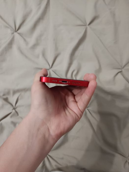 iPhone 13 red 76% sănătatea bateriei