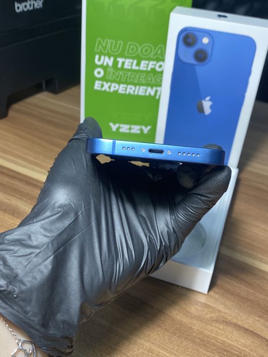 iPhone 13 • 128 GB • Blue